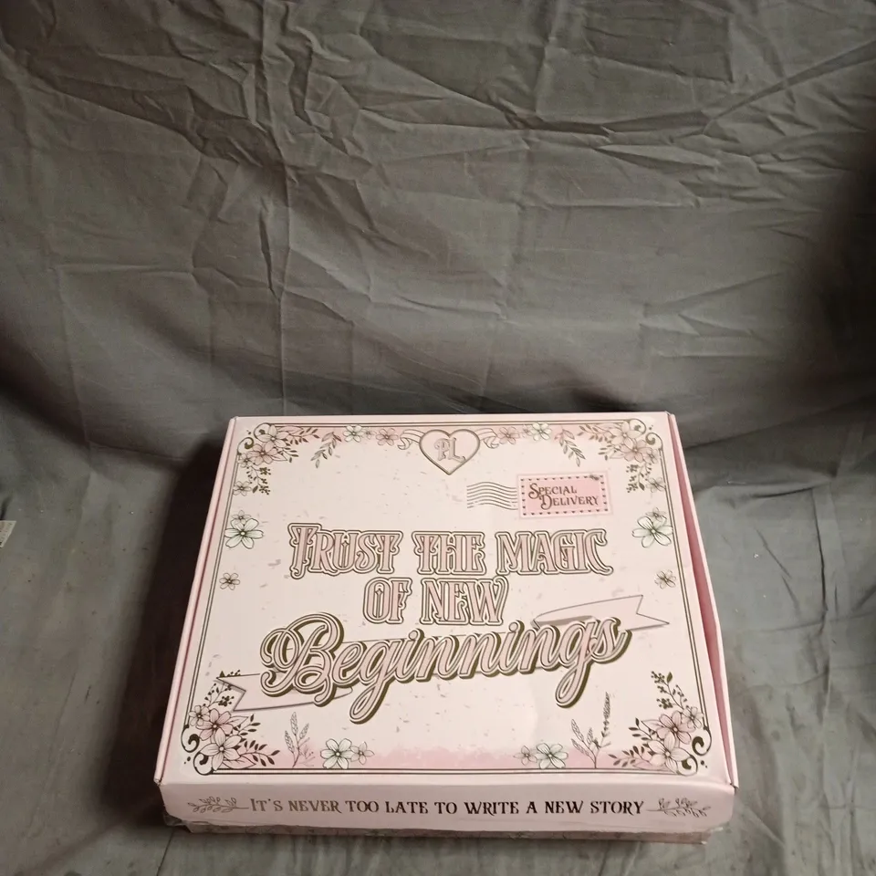 BAD BITCH ENERGY MINI BOX GIFT SET – PINK FLORAL GIFT BOX (6 MINI BOXES INSIDE)