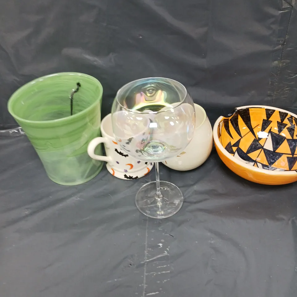 APPROXIMATELY 6 ASSORTED POTTERY/GLASSWARE PRODUCTS FROM VARIOUS MAKERS - COLLECTION ONLY	