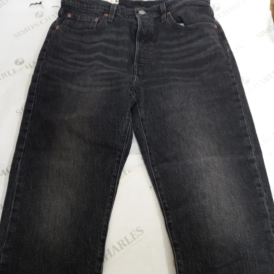 LEVI 501 ORIGINAL CROPPED BLACK DENIM JEANS - 32W X 28L