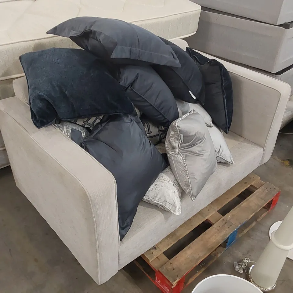 PALLET TO INCLUDE SOFA PARTS AND CUSHIONS 