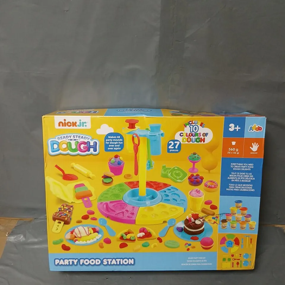 BOXED NICK.JR READY STEADY DOUGH PARTY FOOD STATION SET