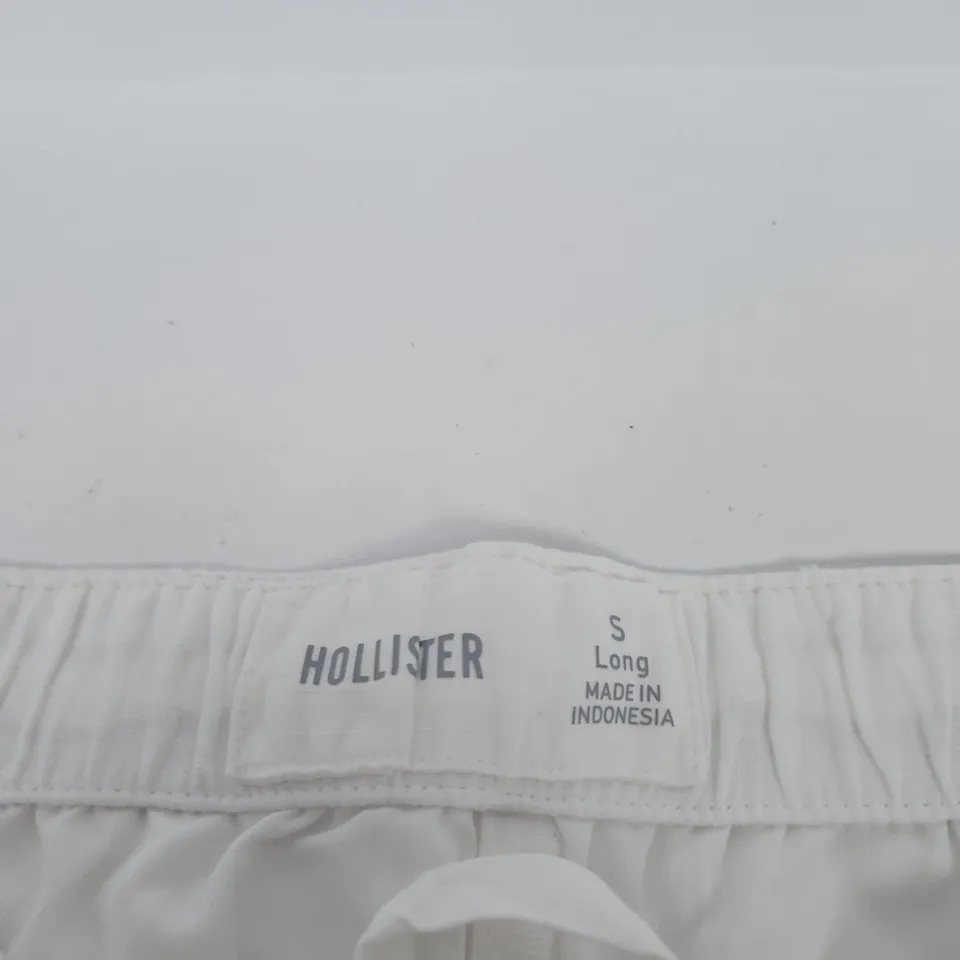 HOLLISTER WHITE LONG PANTS – SIZE S LONG, MADE IN INDONESIA