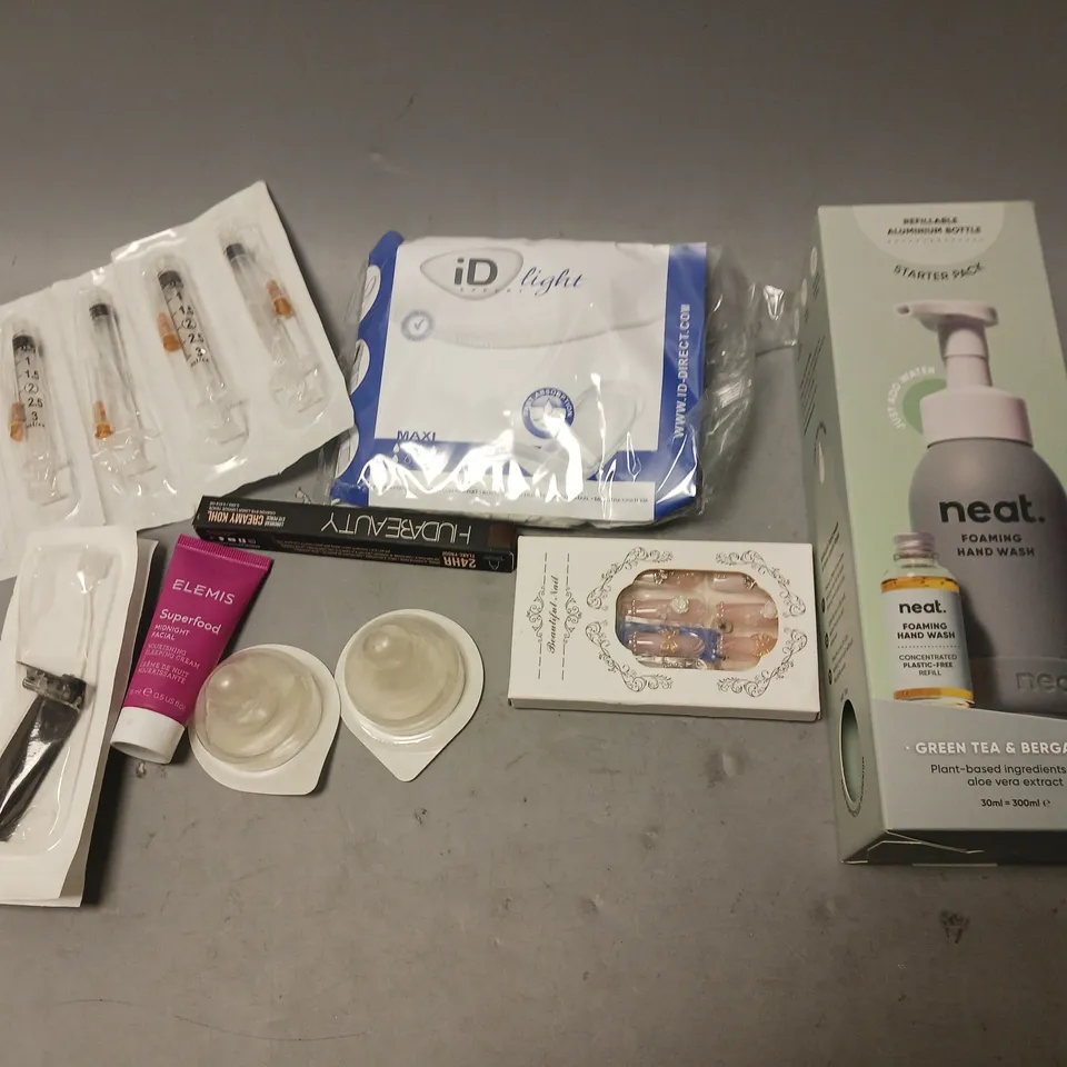 BOX OF APPROXIMATELY 15 COSMETIC ITEMS TO INCLUDE - FX SOOTHING GEL, MANSCAPED RAZOR, AND POLIGRIP ULTRA ETC. 