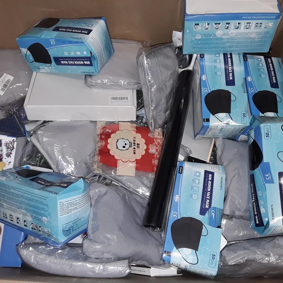 LARGE QUANTITY OF ASSORTED HOUSEHOLD ITEMS TO INCLUDE HAIR COMBS, YOGA STRAPS, PHONE CASES AND SHOWER FILTER BALLS