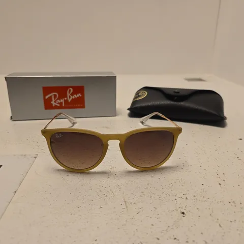 RAY BAN SUNGLASSES RUBBER BEIGE GRADIENT BROWN IN CASE