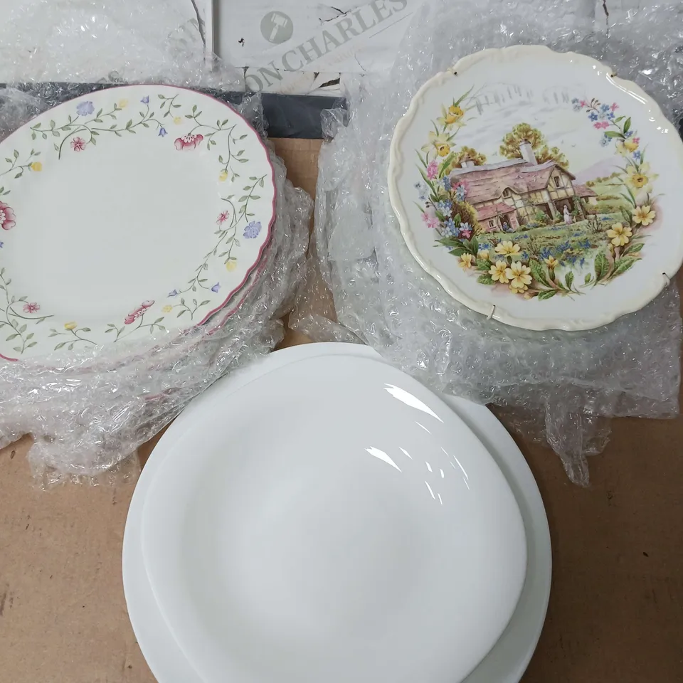  APPROXIMATELY 5 ASSORTED PLATES 