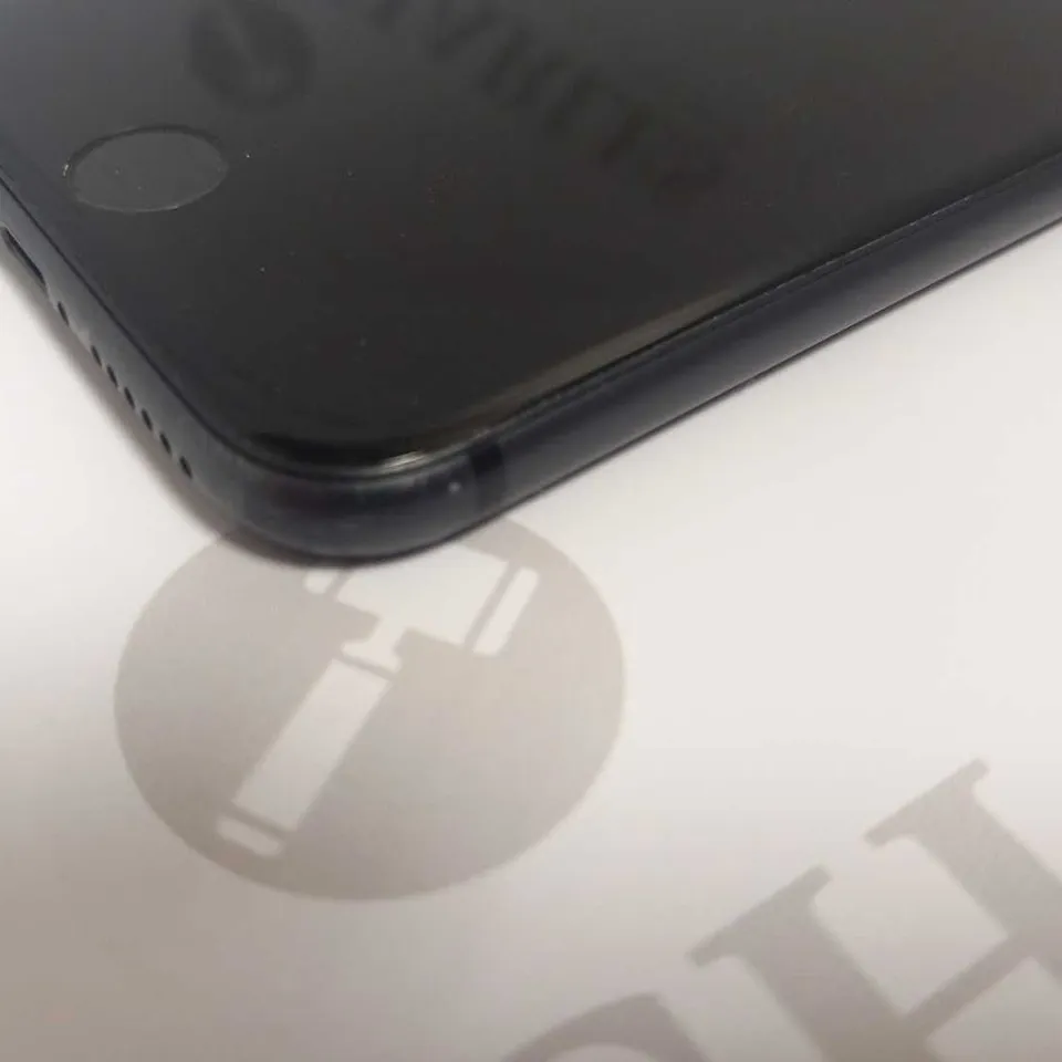 APPLE IPHONE 8 IN BLACK - LOCKED TO ICLOUD