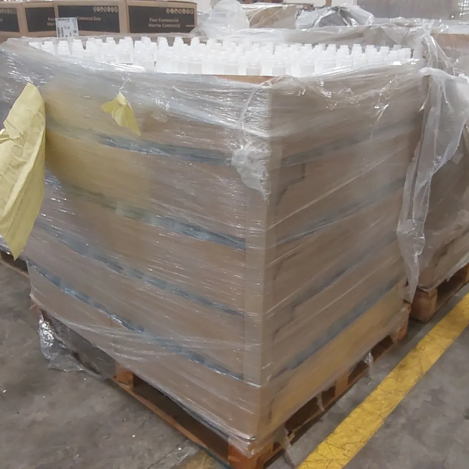 PALLET CONTAINING A VERY LARGE QUANTITY OF BRAND NEW 750ML SPRAY BOTTLES - NO TOPS