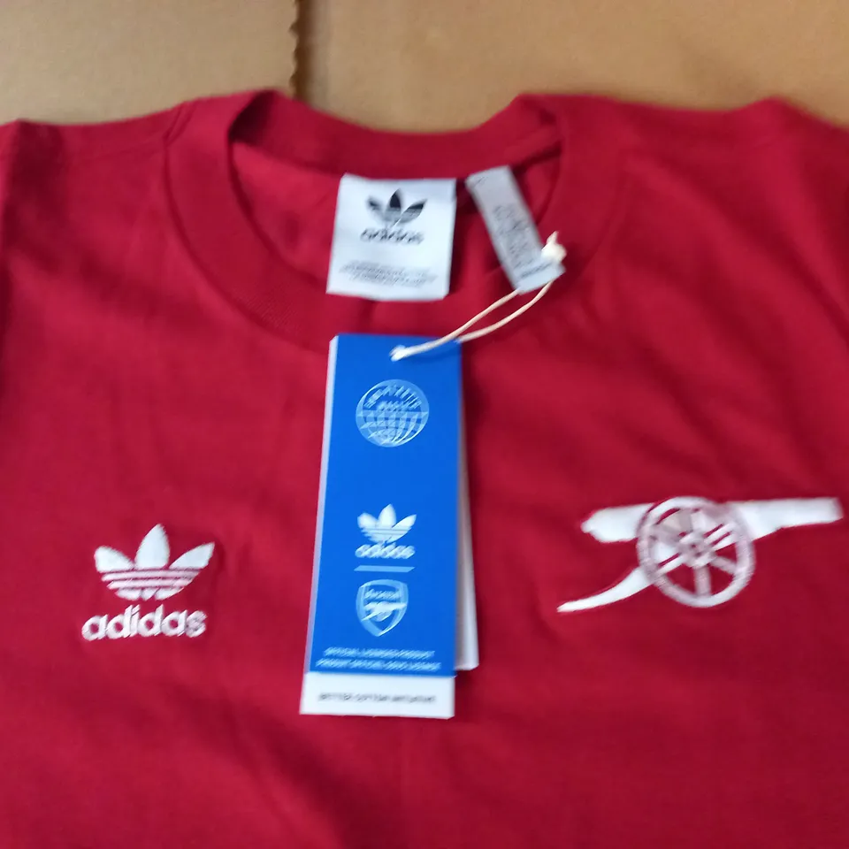 ARSENAL FC ESSENTIAL TEE IN RED - UK XS