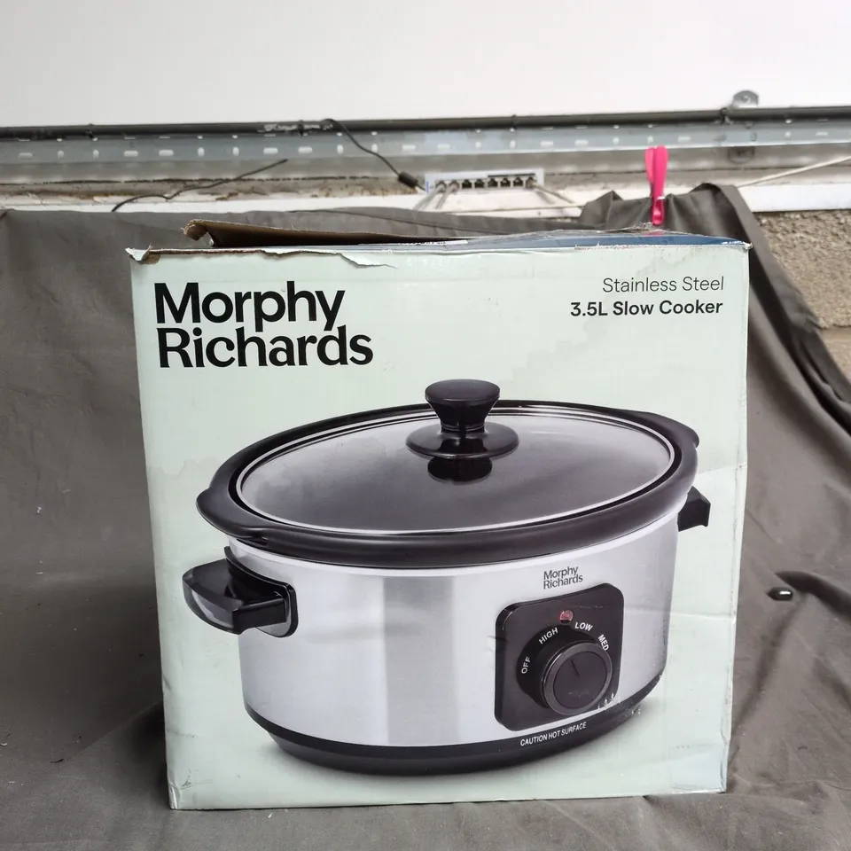 MORPHY RICHARDS STAINLESS STEEL 3.5L SLOW COOKER – BOXED
