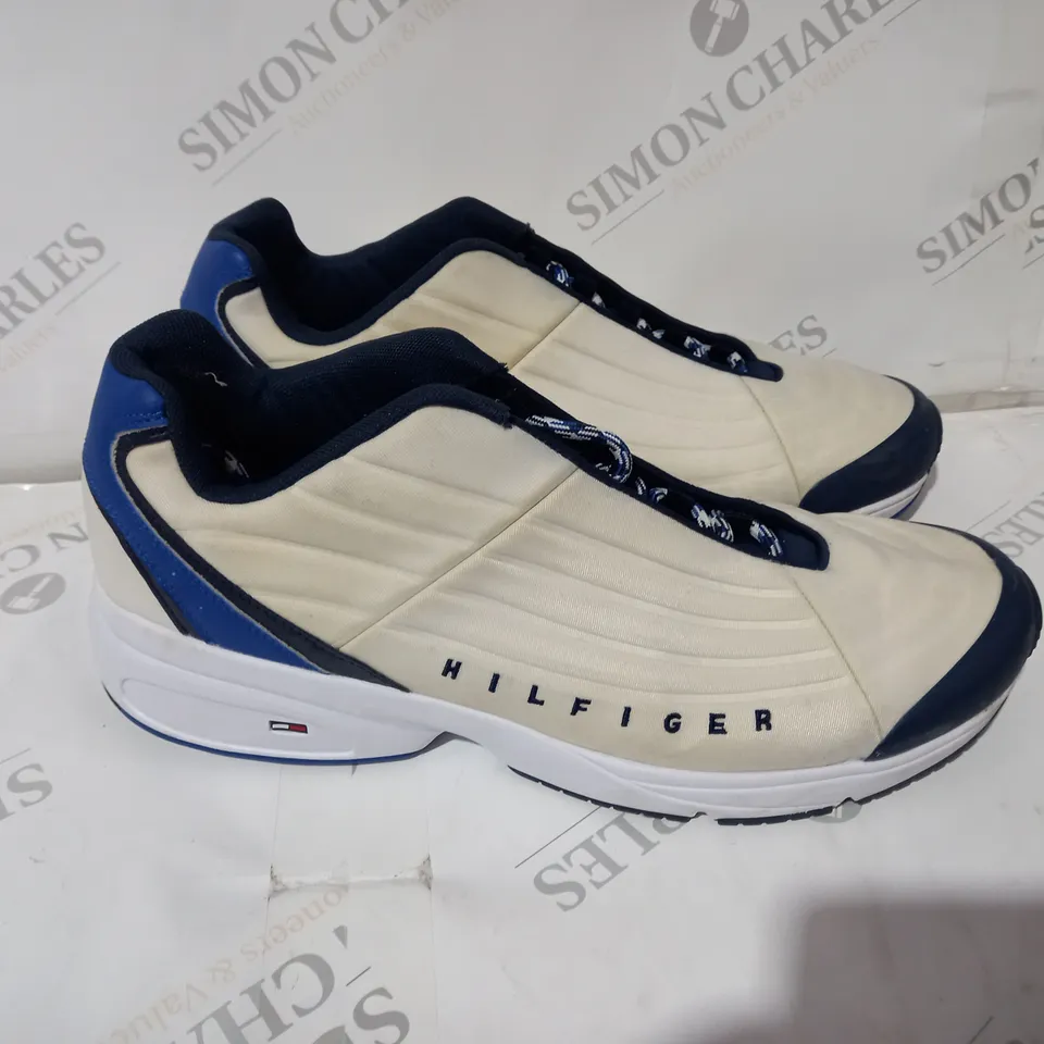 TMMY JEANS HILFIGER CREAM AND BLUE TRAINERS SIZE 11