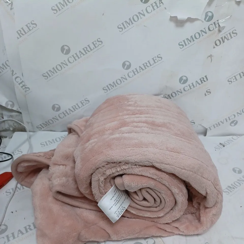 BOXED COZEE HOME VELVETSOFT HEATED THROW IN PINK