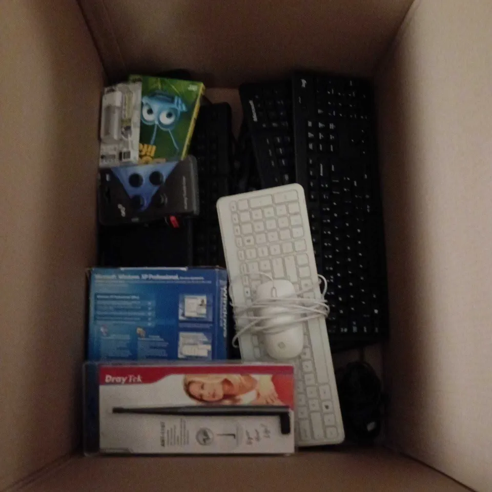 BOX OF APPROXIMATLEY 14 ELECTRICAL PRODUCTS AND ACCESSORIES TO INCLUDE HP KEYBOARD, A BUG'S LIFE DVD AND ANALOG THUMB GRIPS