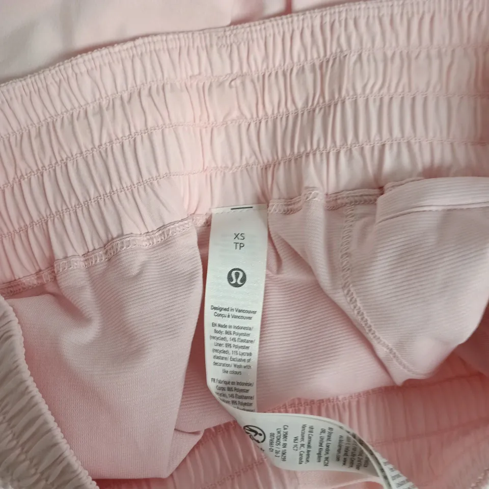 LULULEMON SHAKE IT OUT HIGH-RISE RUN SHORT 2.5IN INSEAM – PINK, XS (UK 6)