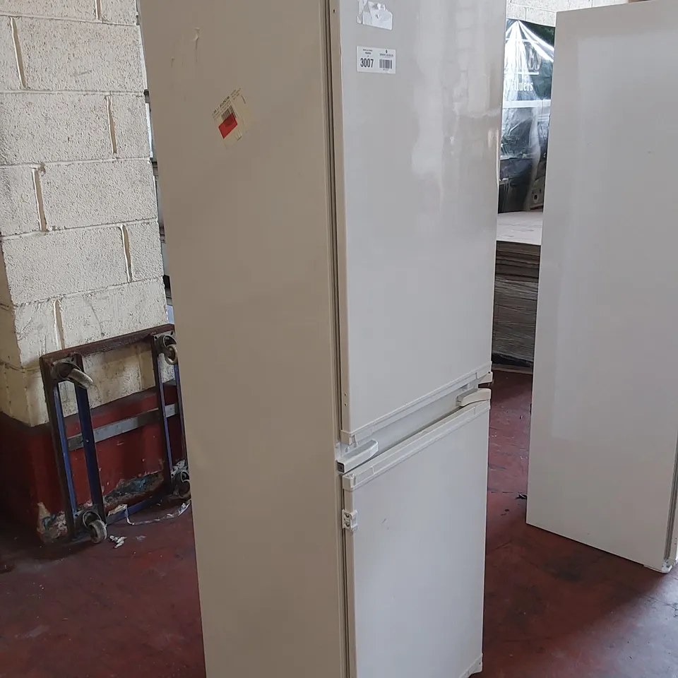GRUNDIG GKFED445 BUILT-IN INTEGRATED 50/50 FRIDGE FREEZER