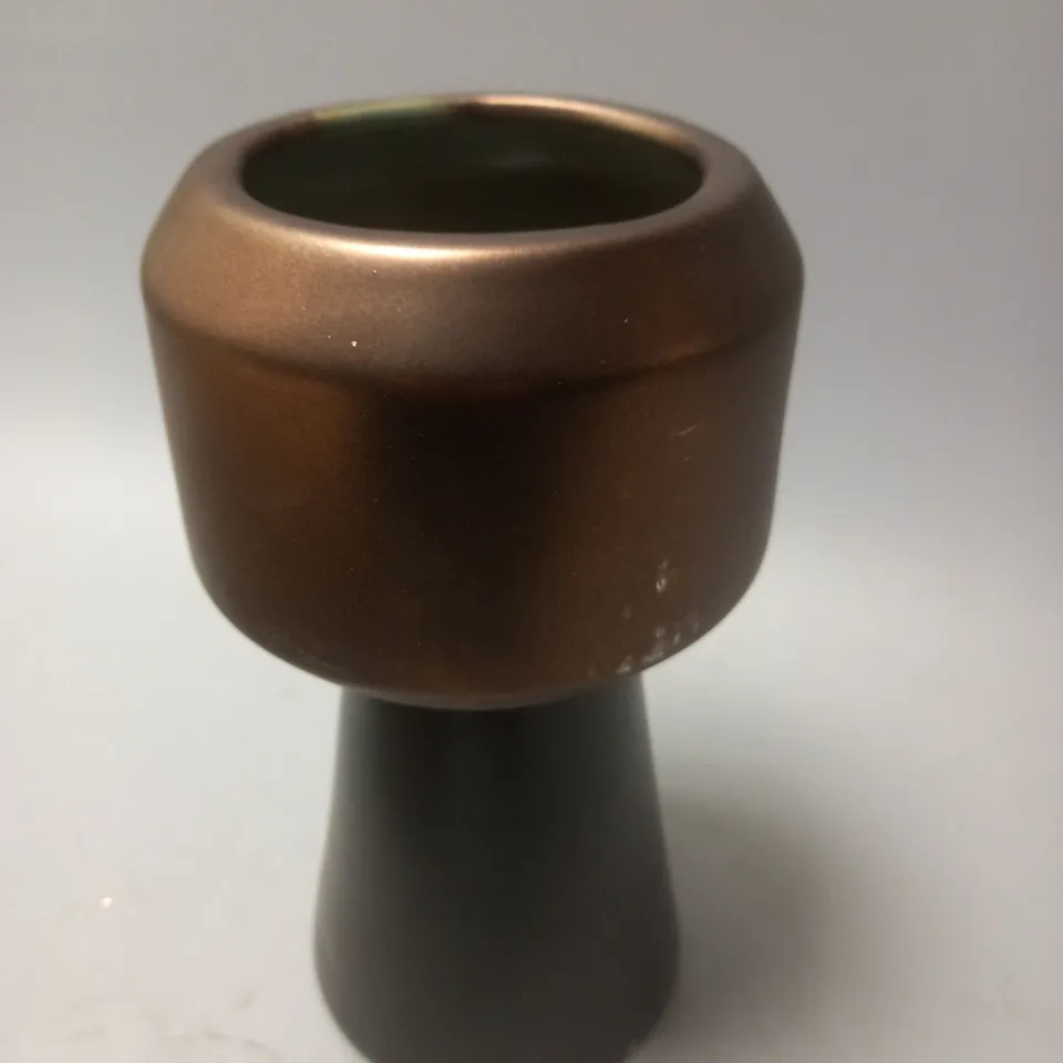 HESTIA 23CM PLANTER