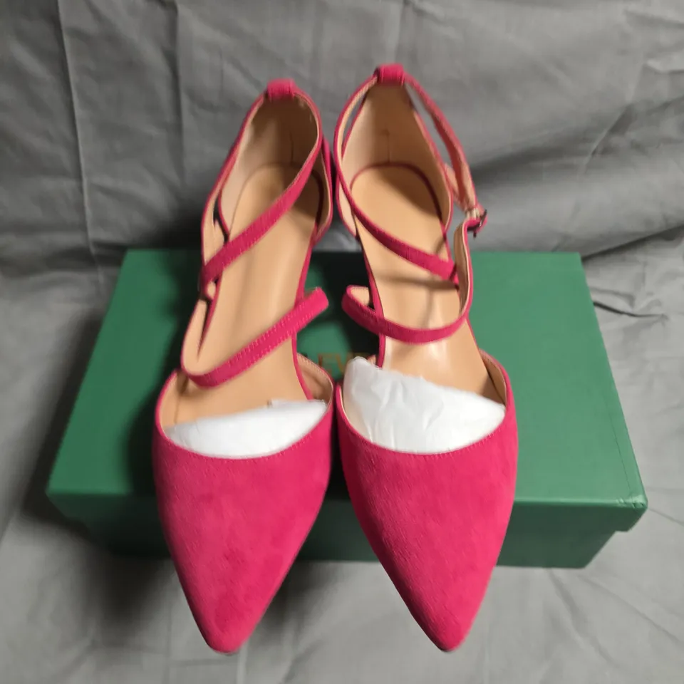 BOXED PAIR OF GRACE EVERY STEP SMALL HEELS SHOES - UK SIZE 38