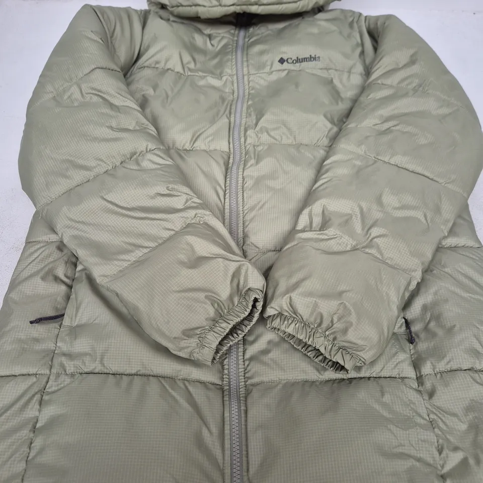 COLUMBIA PUFFER JACKET – SIZE M