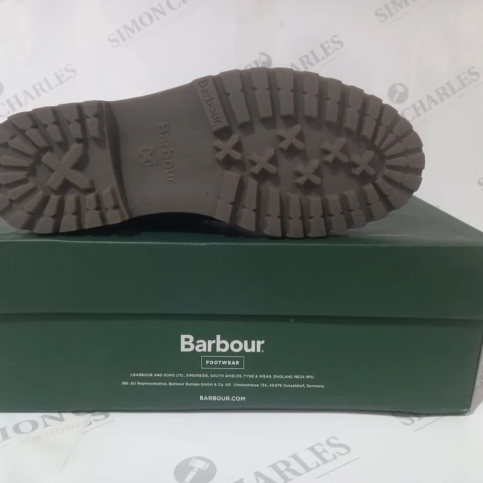 BOXED PAIR OF BARBOUR BOULDER SHOES IN BROWN UK SIZE 8