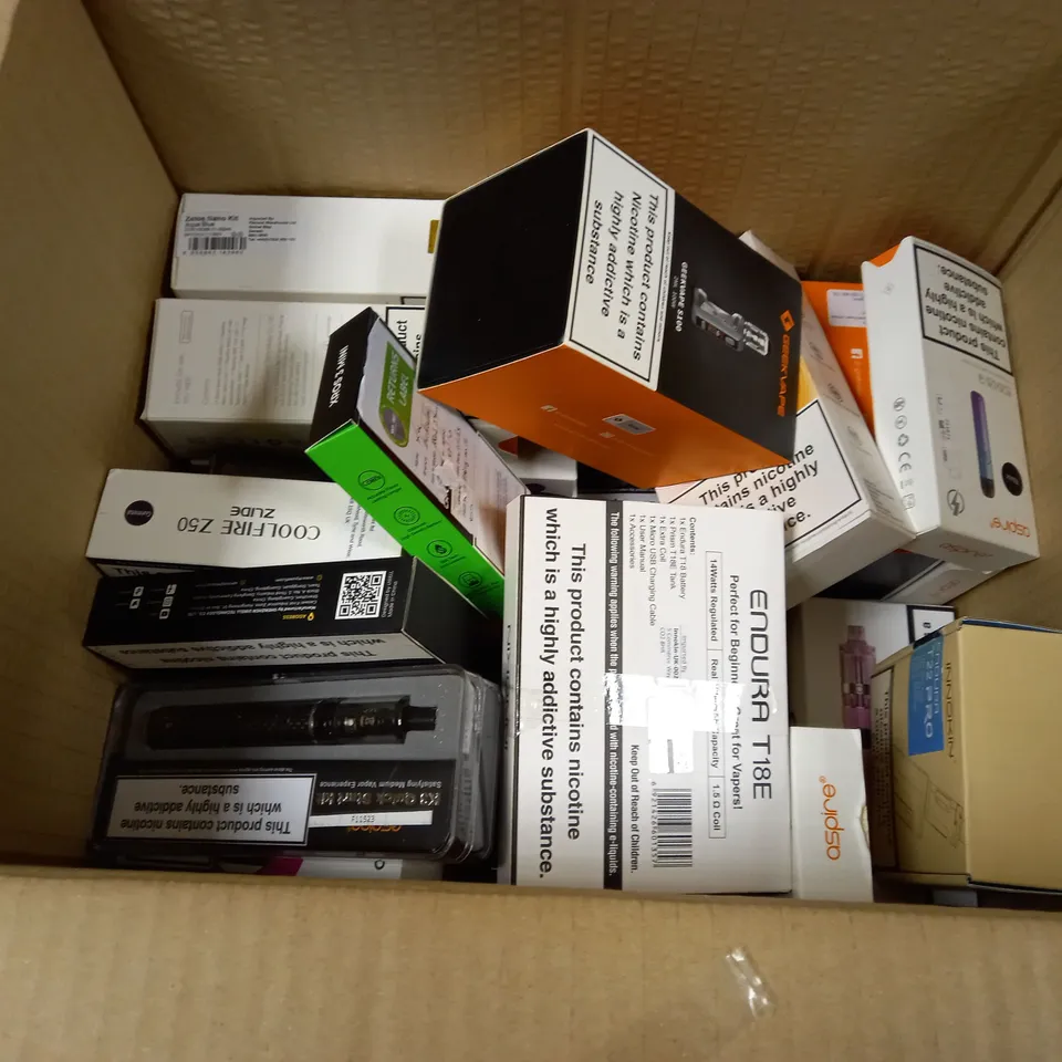 BOX OF APPROXMATELY 28 E-CIGARETTES AND LIQUIDS TO INCLUDE INNOKIN ENDURA T22 PRO, VAPORESSO XROS 3 MINI, GEEKVAPE S100 2ML 100W, ETC