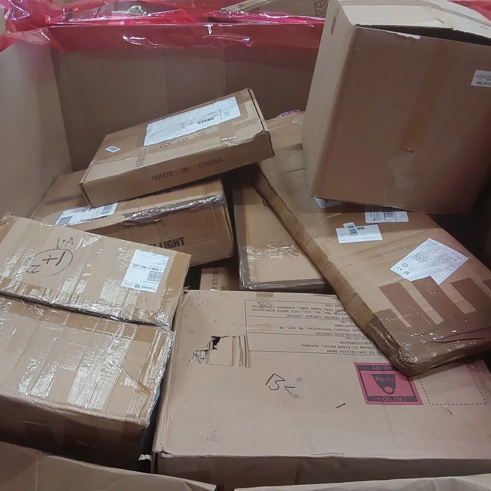 PALLET OF ASSORTED ITEMS TO INCLUDE: HI-FI TURNTABLE SYSTEM, TV STAND, LED MONITOR, VACMASTER, PROJECTOR SCREEN, SUBWOOFER ECT