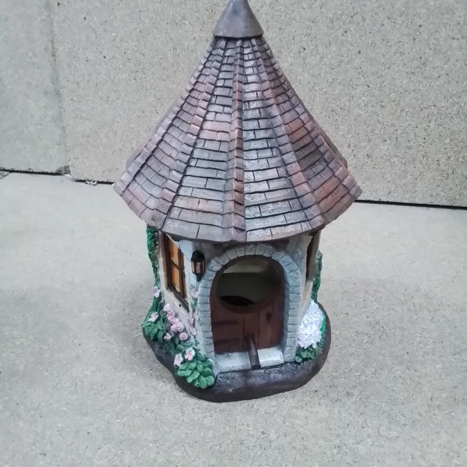 APPROXIMATELY 5 BRAND NEW BOXED ITEMS.