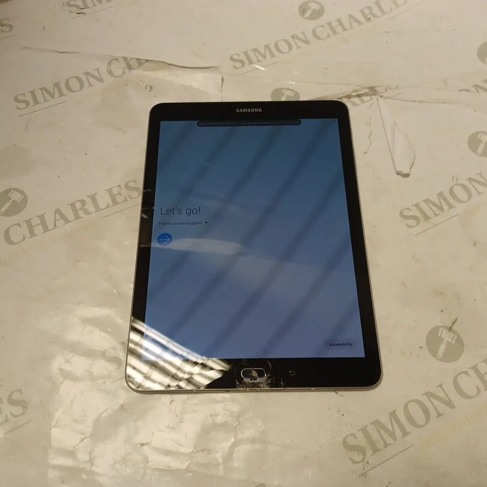 SAMSUNG TABLET SILVER SM-T825