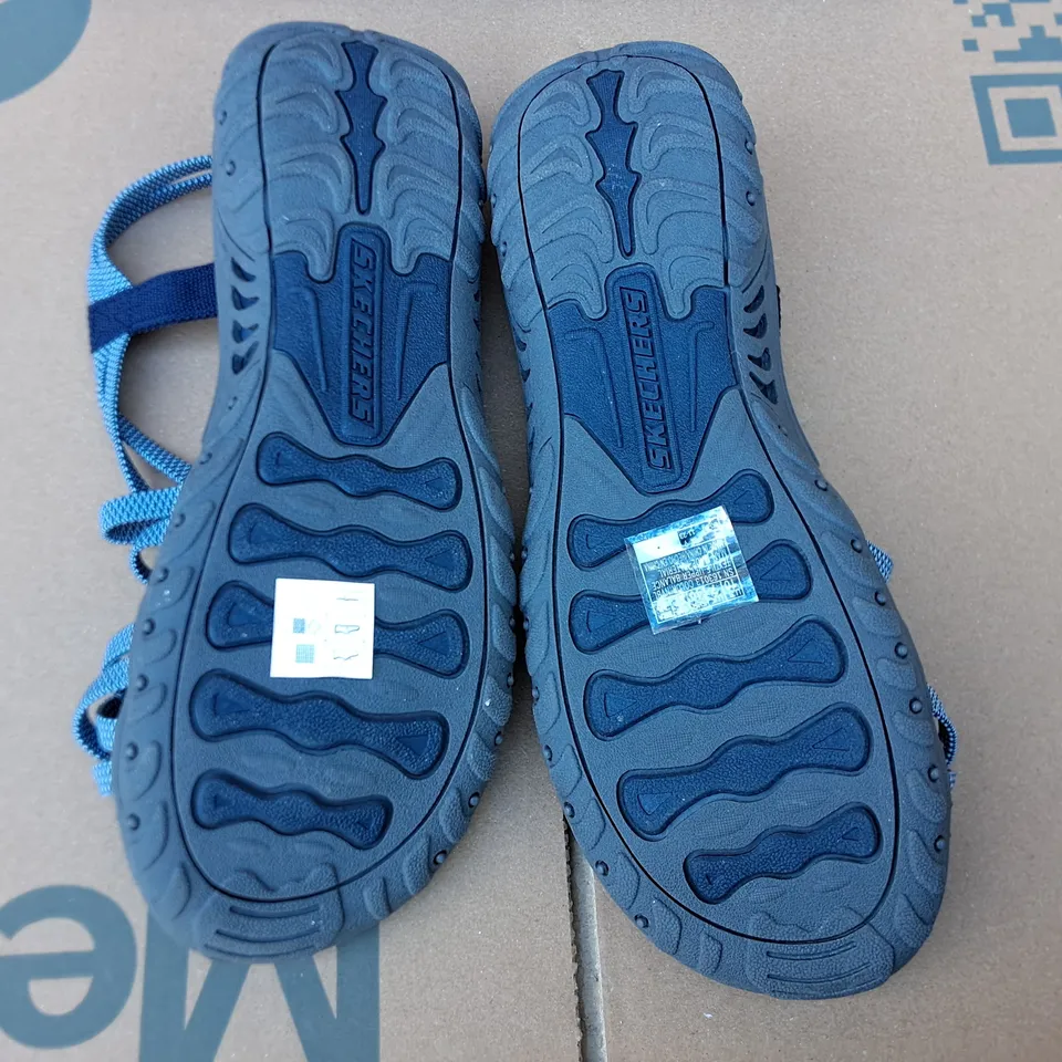 BOXED PAIR OF SKECHERS WOMENS GREY SANDALS - UK 7