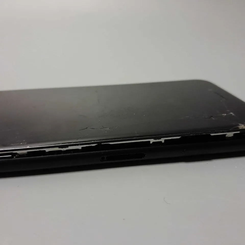 APPLE IPHONE 7 (A1778) SMARTPHONE