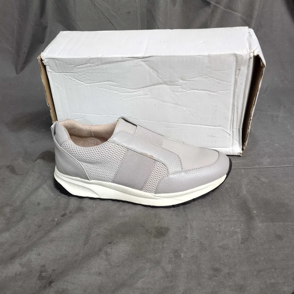 NATURALIZER GREY SLIP-ON SNEAKERS – WOMEN'S CASUAL FOOTWEAR SIZE 7 UK