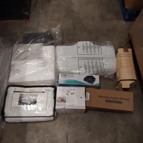 PALLET TO CONTAIN A LARGE ASSORTMENT OF PILLOWS, CUSHIONS AND RELATED PRODUCTS