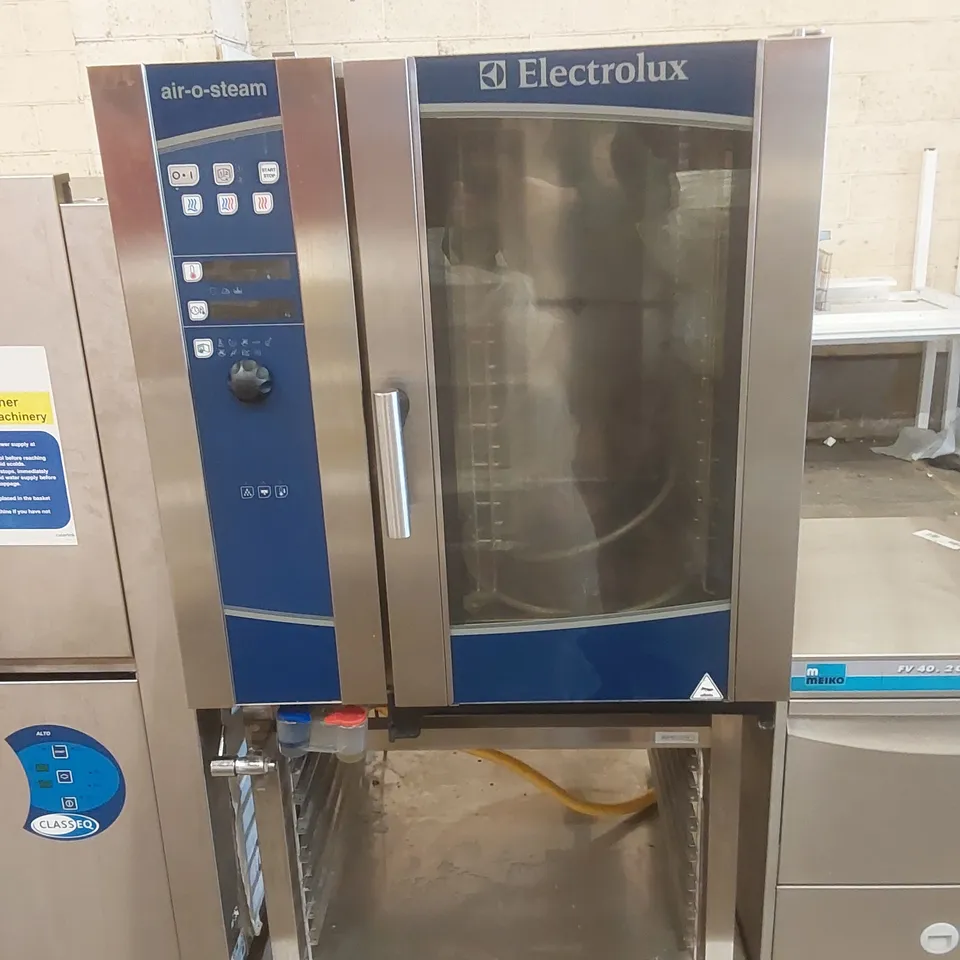 ELECTROLUX AOS101GBW2 10 GRID GAS COMBI OVEN