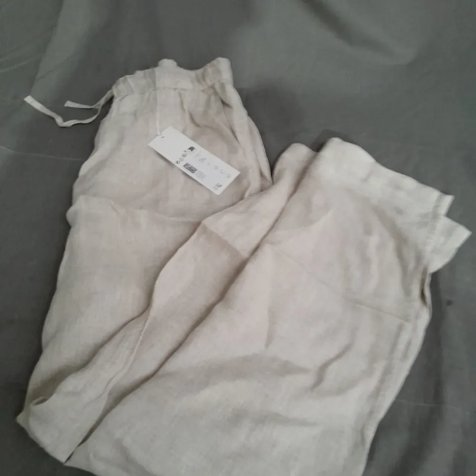 ARKET SMALL BEIGE TROUSERS