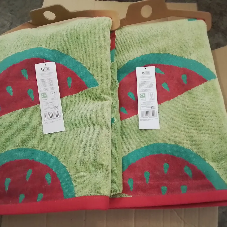 PALLET CONTAINING APPROXIMATELY 50 6-PACK BOXES OF BRAND NEW SUMMER THEMED BEACH TOWELS 