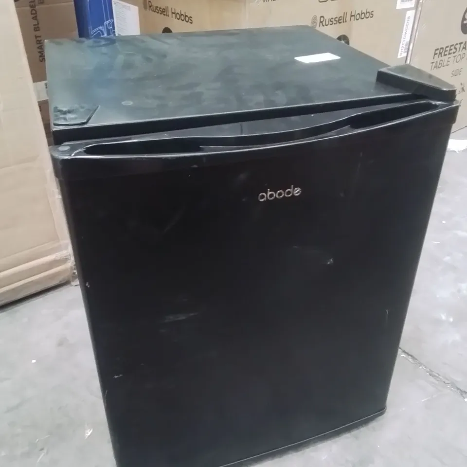 BOXED ABODE A25THBC102B DRINKS COOLER - BLACK