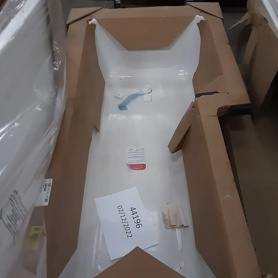 WRAPPED BATHTUB WITH PANEL 