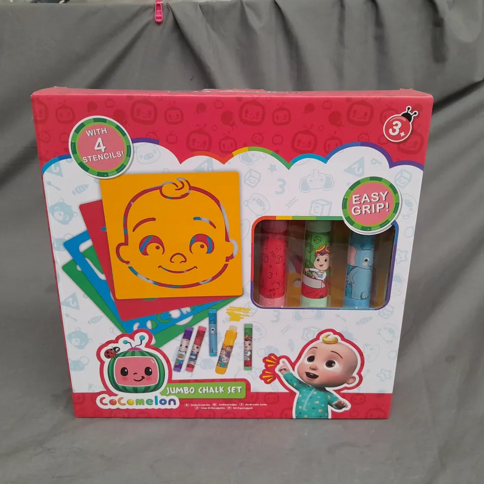 COCOMELON JUMBO CHALK SET 