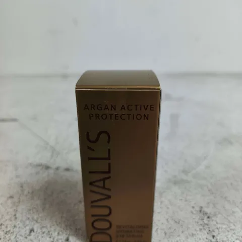 BOXED DOUVALL'S REVITALISING HYDRATING EYE SERUM