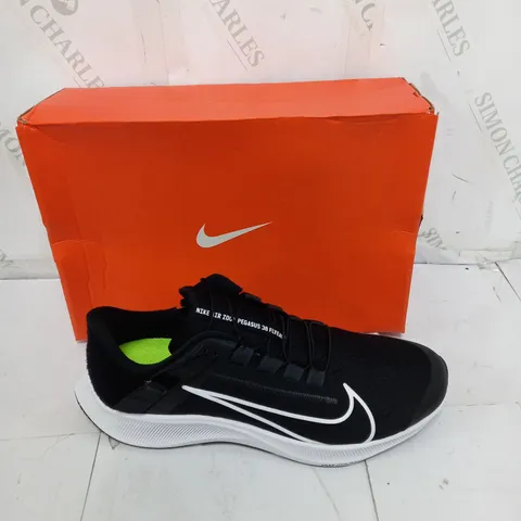 BOXED PAIR OF NIKE AIR ZOOM PEGASUS 38 FLYEASE UK 11.5