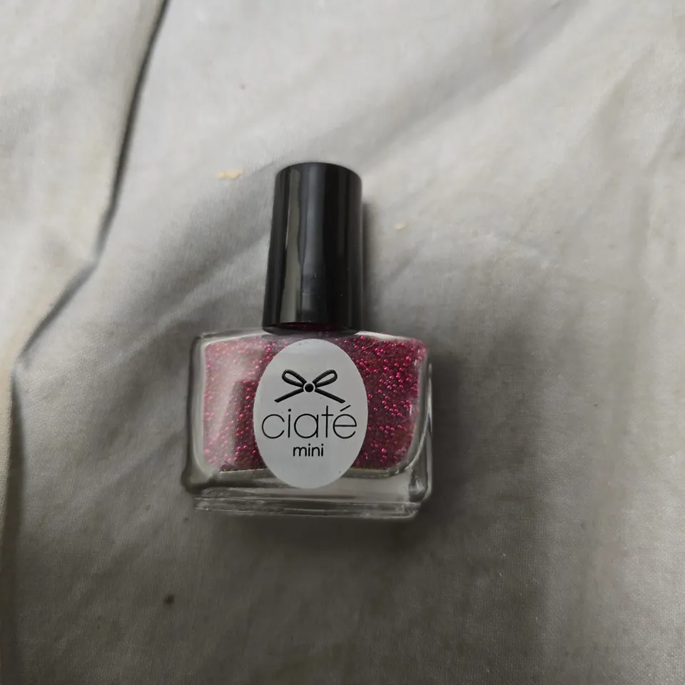 CIATÉ LONDON MINI NAIL POLISH SET – ROSE RUSH PEARLS (6 X 10G BOTTLES)144 QUANTITY 