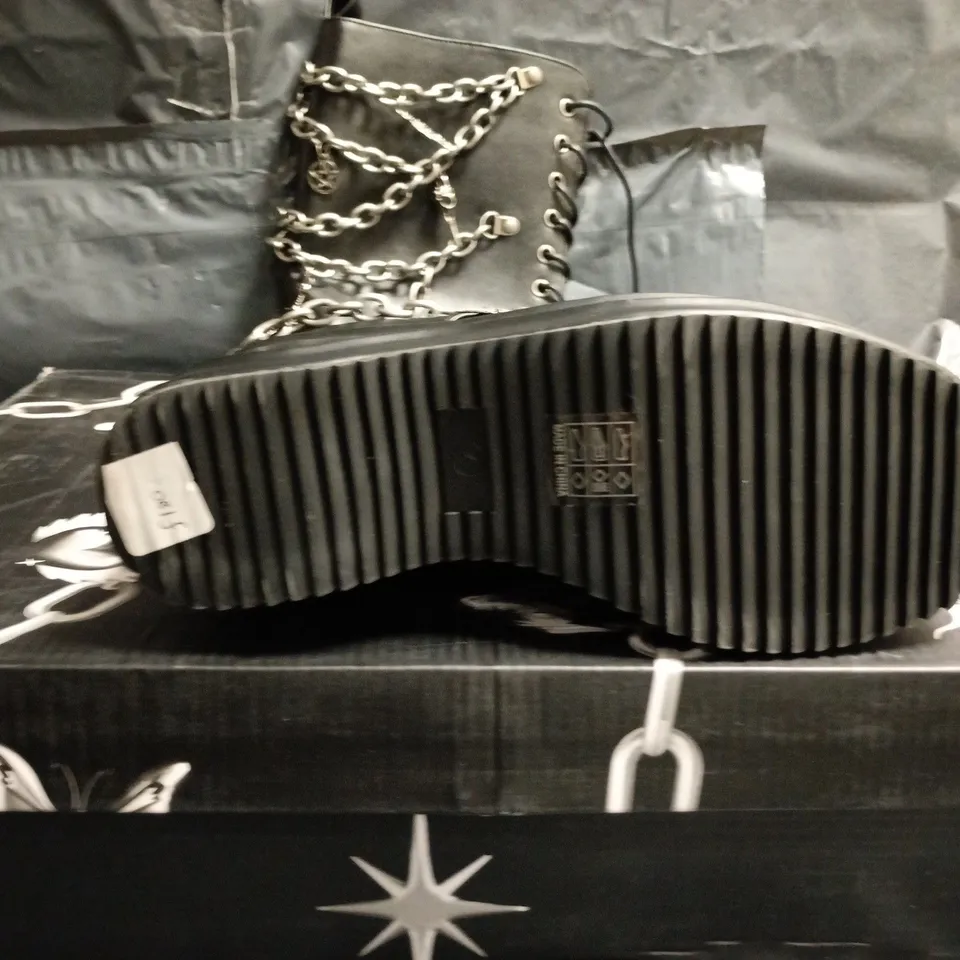 KOI BLACK CHAIN-EMBELLISHED PLATFORM BOOTS – SIZE 5