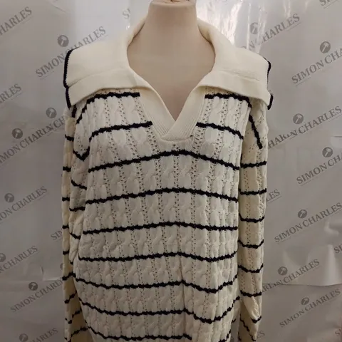 IN THE STYLE V-NECK KNITTED SWEATSHIRT MONOCHROME - SIZE 16