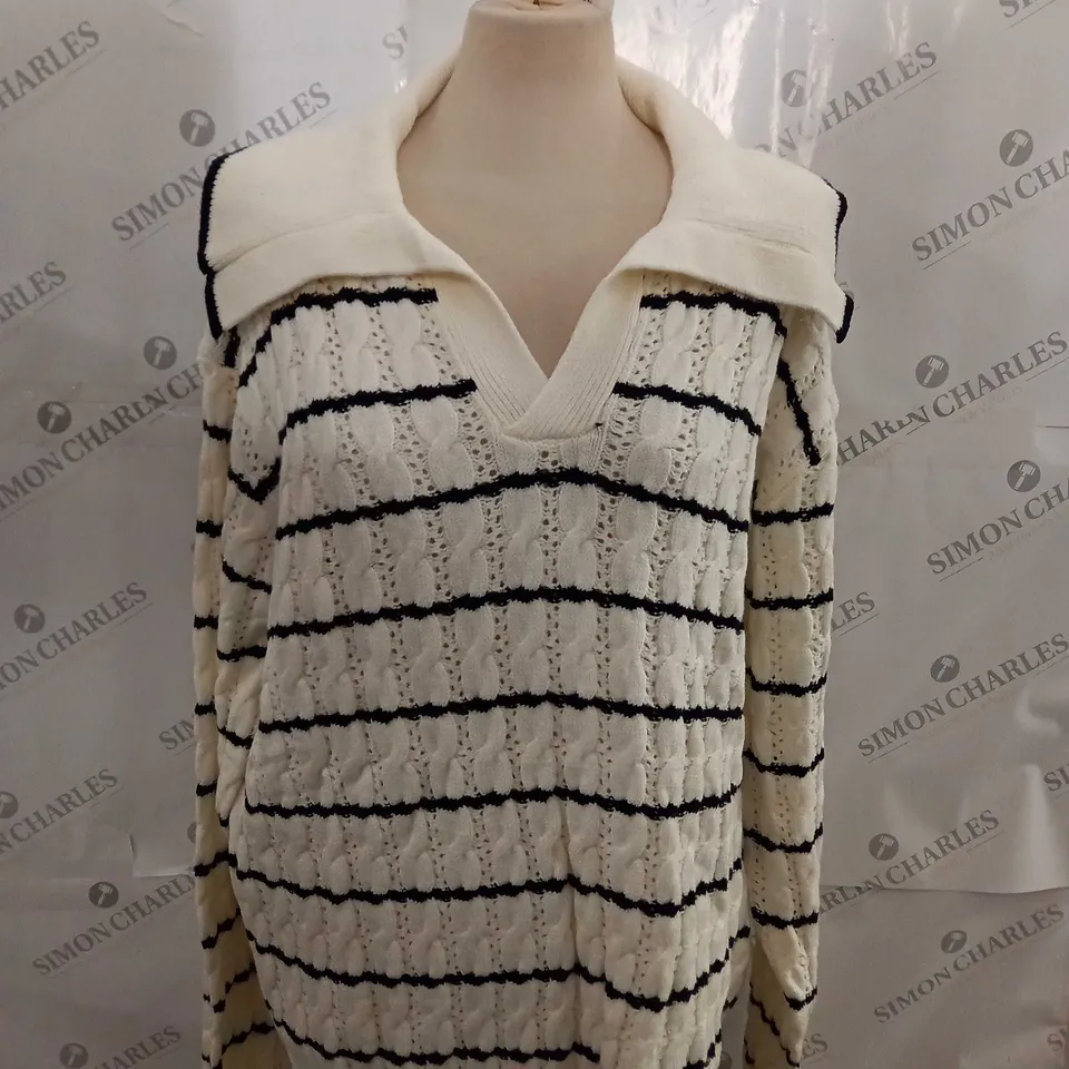 IN THE STYLE V-NECK KNITTED SWEATSHIRT MONOCHROME - SIZE 16