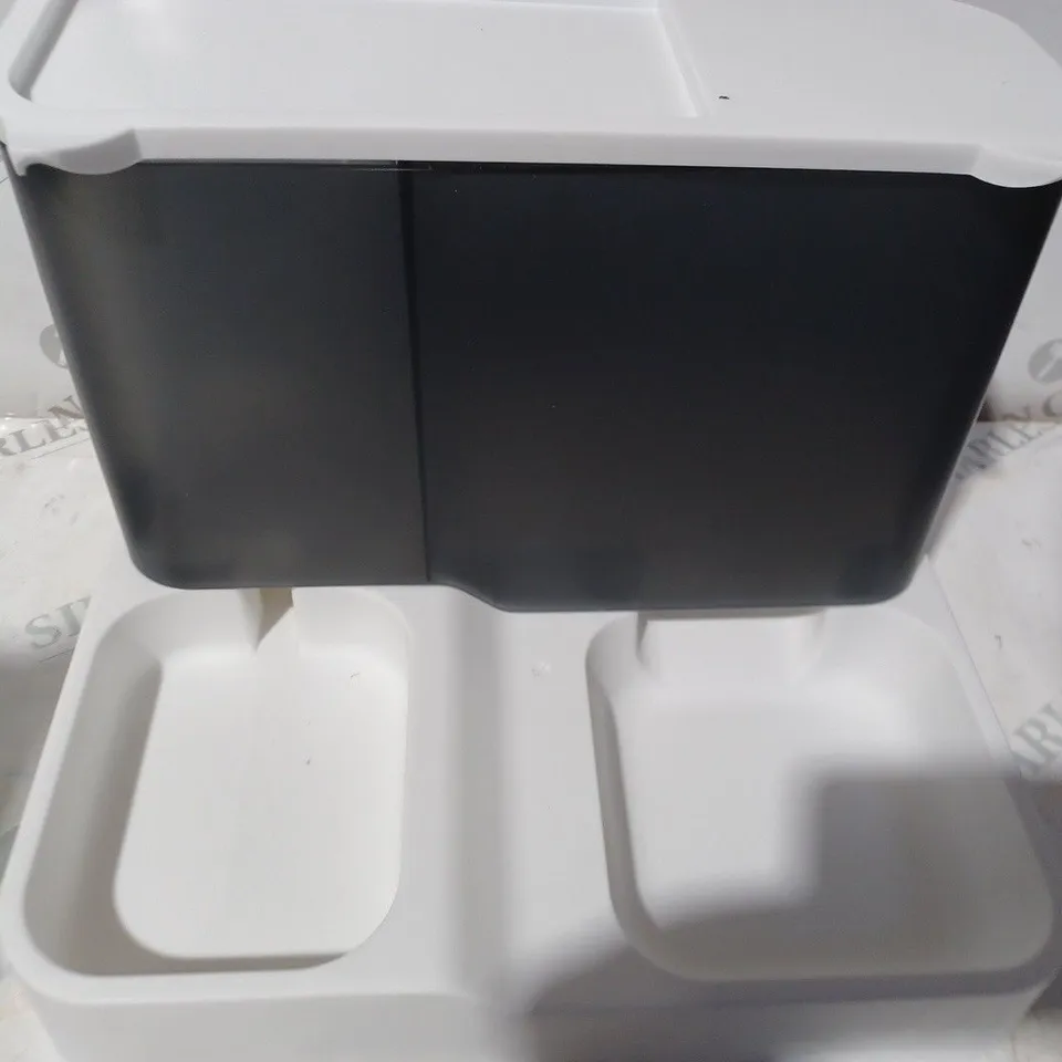 boxed cat food and water try with water bottle