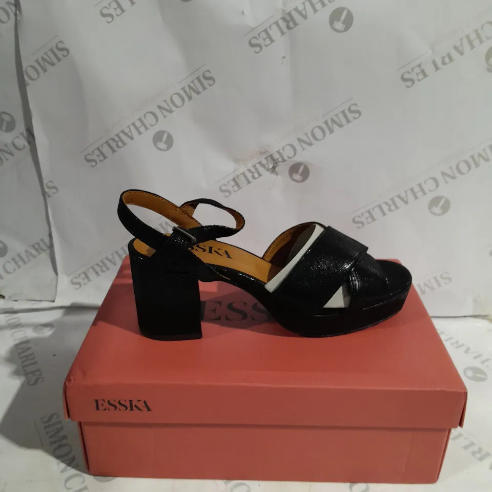 ESSKA BLACK HIGH HEELS SIZE 40