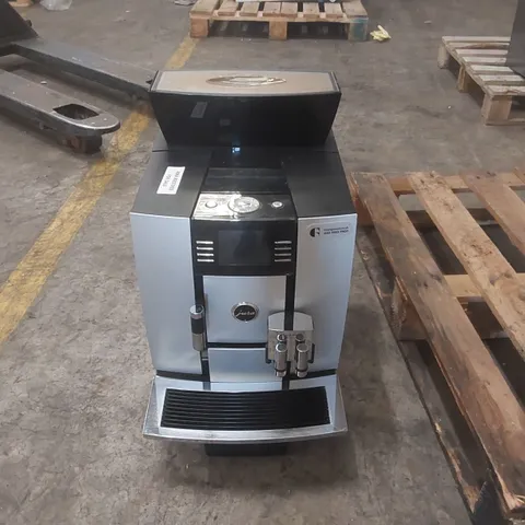 JURA GIGA COMMERCIAL COFFEE MACHINE