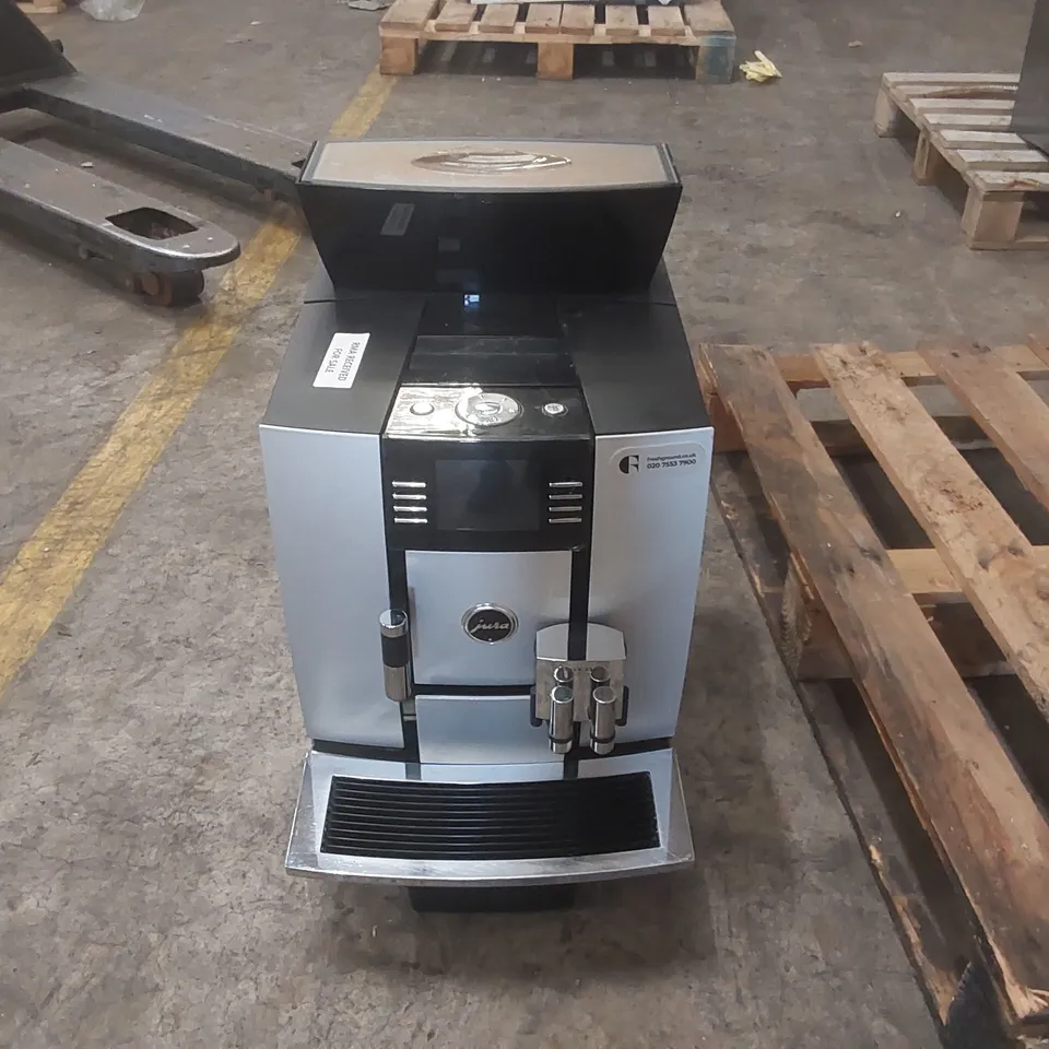 JURA GIGA COMMERCIAL COFFEE MACHINE