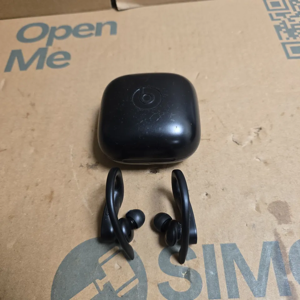 BEATS BY DRE POWERBEATS PRO IN-EAR WIRELESS HEADPHONES. UNBOXED