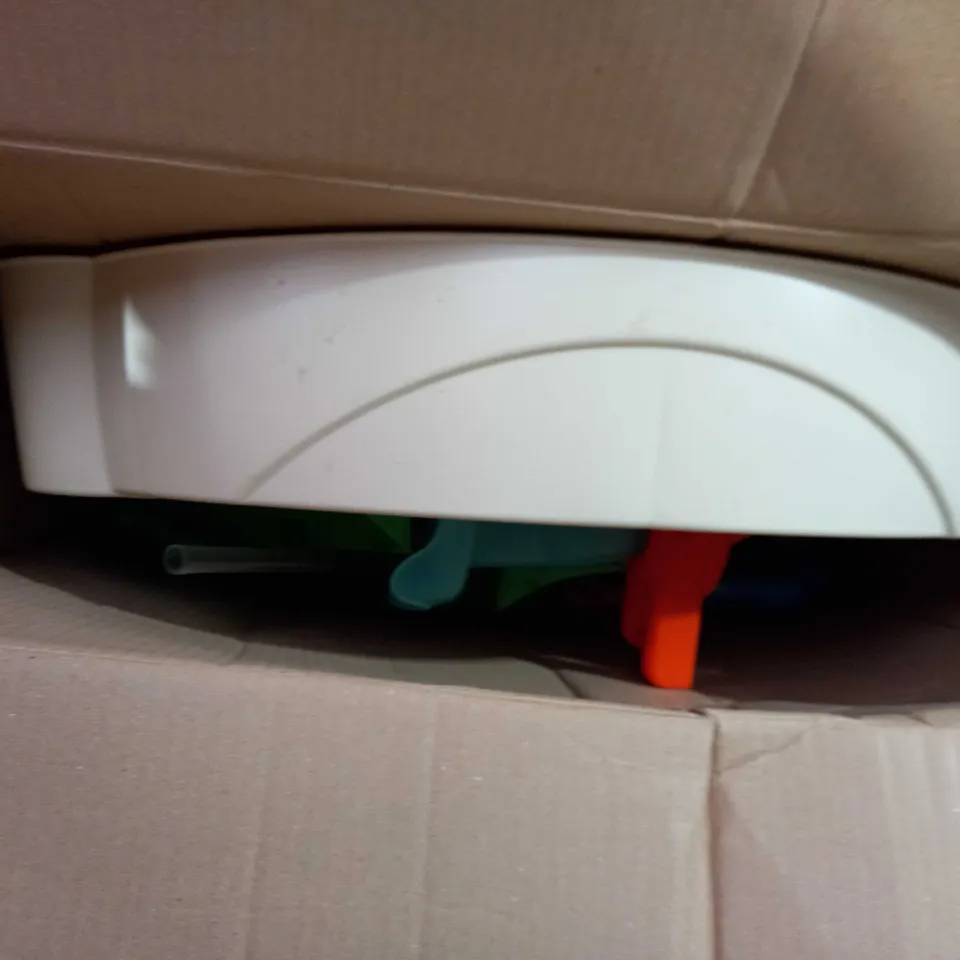 LITTLE TIKES FOUNTAIN FACTORY WATER TABLE RRP £70