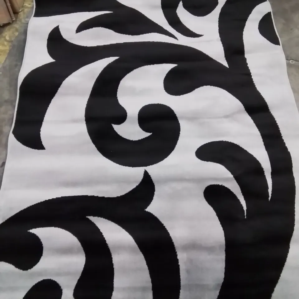 STANWICK FLORAL AREA RUG //BLACK/GREY